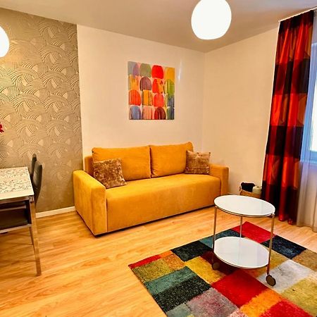 The Prince'S Neighbour Apartment Budapest With Free Garage Exterior foto