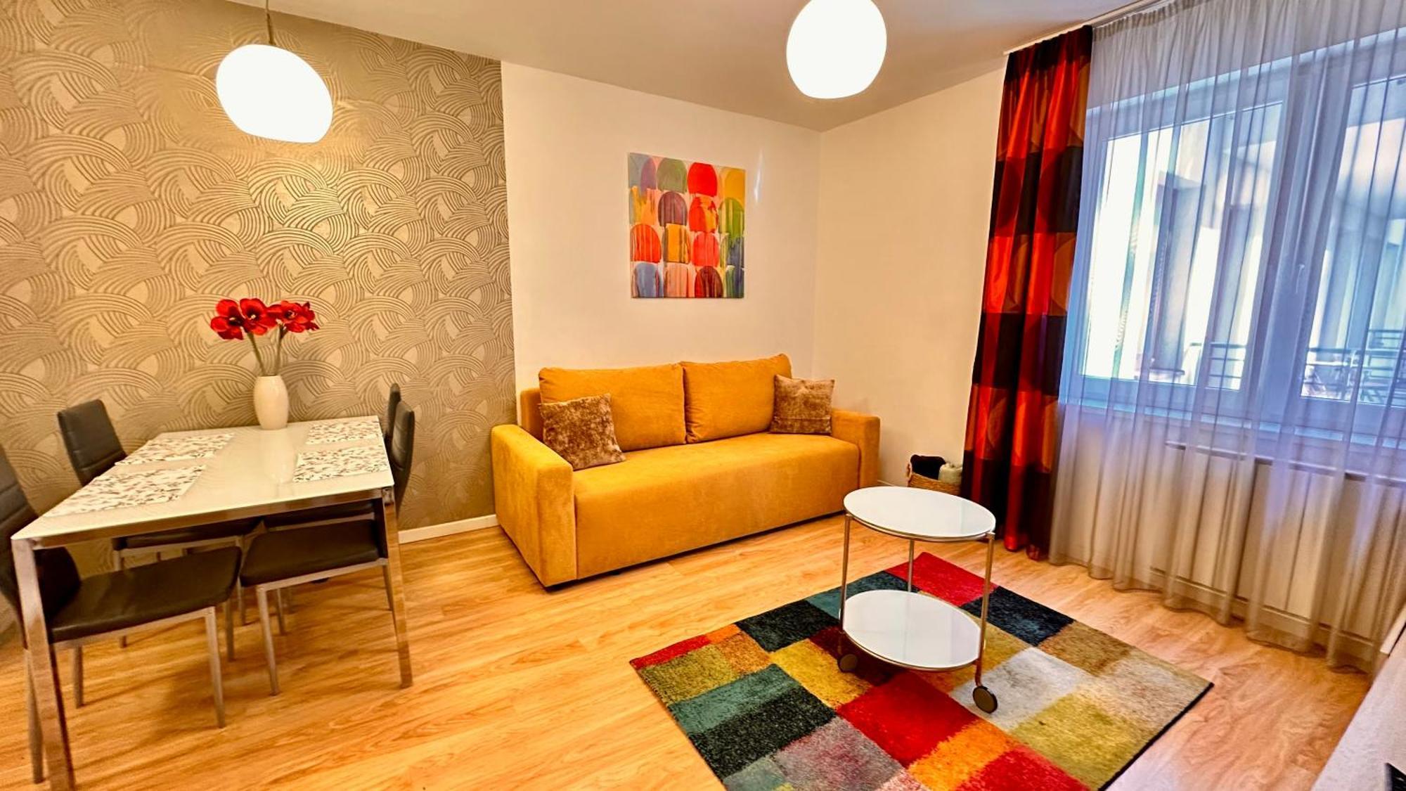 The Prince'S Neighbour Apartment Budapest With Free Garage Exterior foto